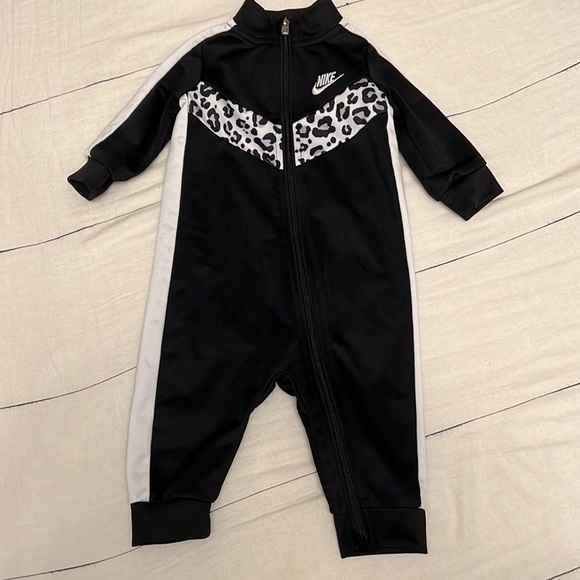 Nike Baby Full-Zip Coverall - Picture 4 of 8